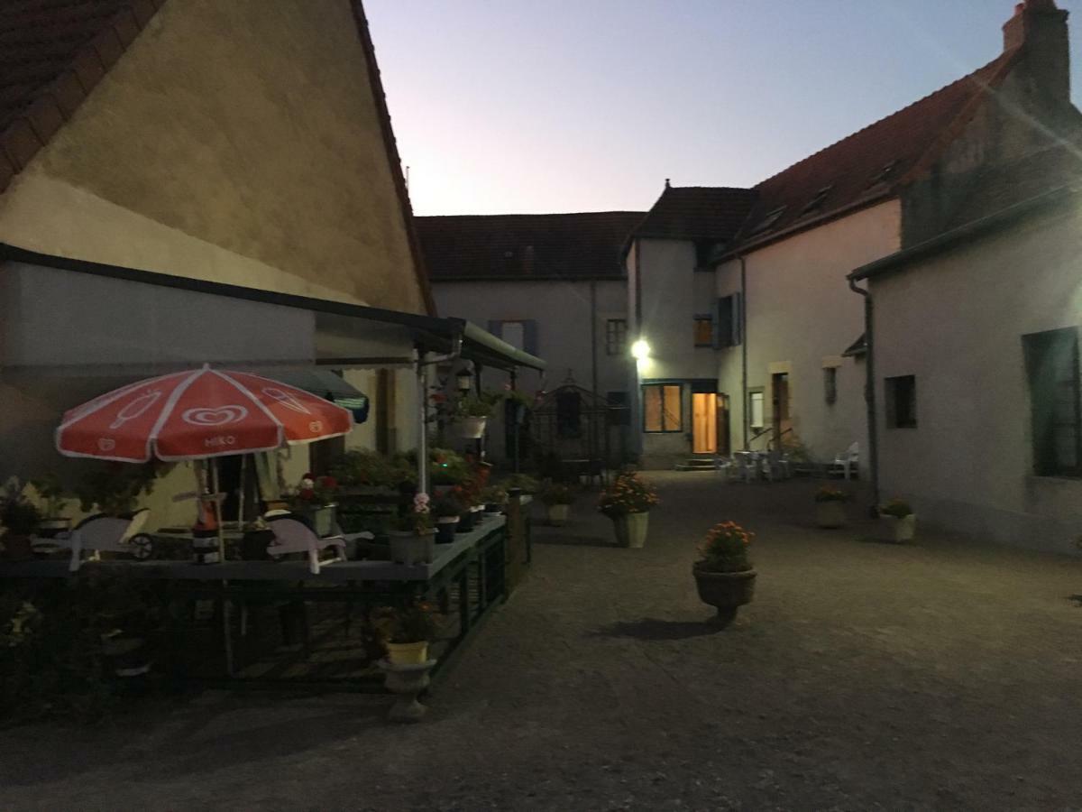 Charmant T2 Rdc Dans Residence Avec Parc Arbore Saint-Pierre-le-Moûtier Kültér fotó