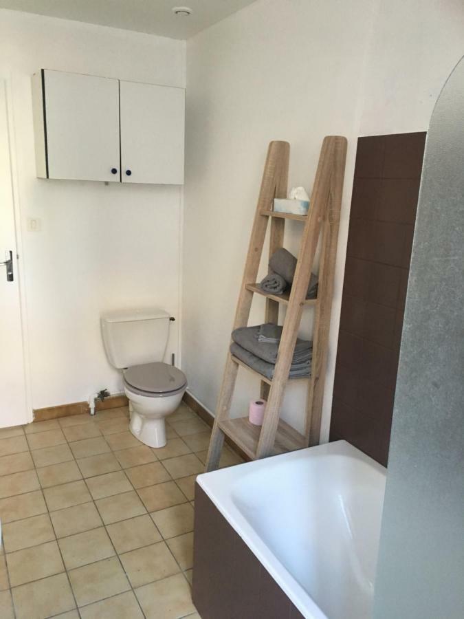 Charmant T2 Rdc Dans Residence Avec Parc Arbore Saint-Pierre-le-Moûtier Kültér fotó